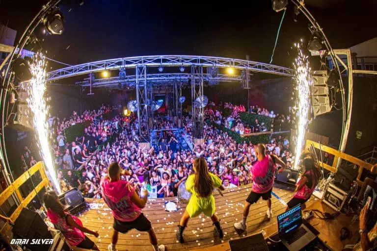 חוגגים במאיו אילת